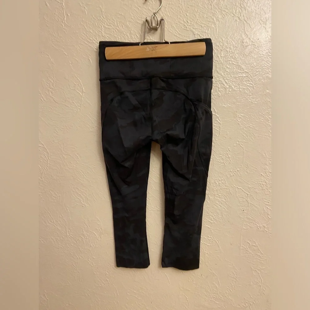 Lululemon Athletica cropped Leggings
